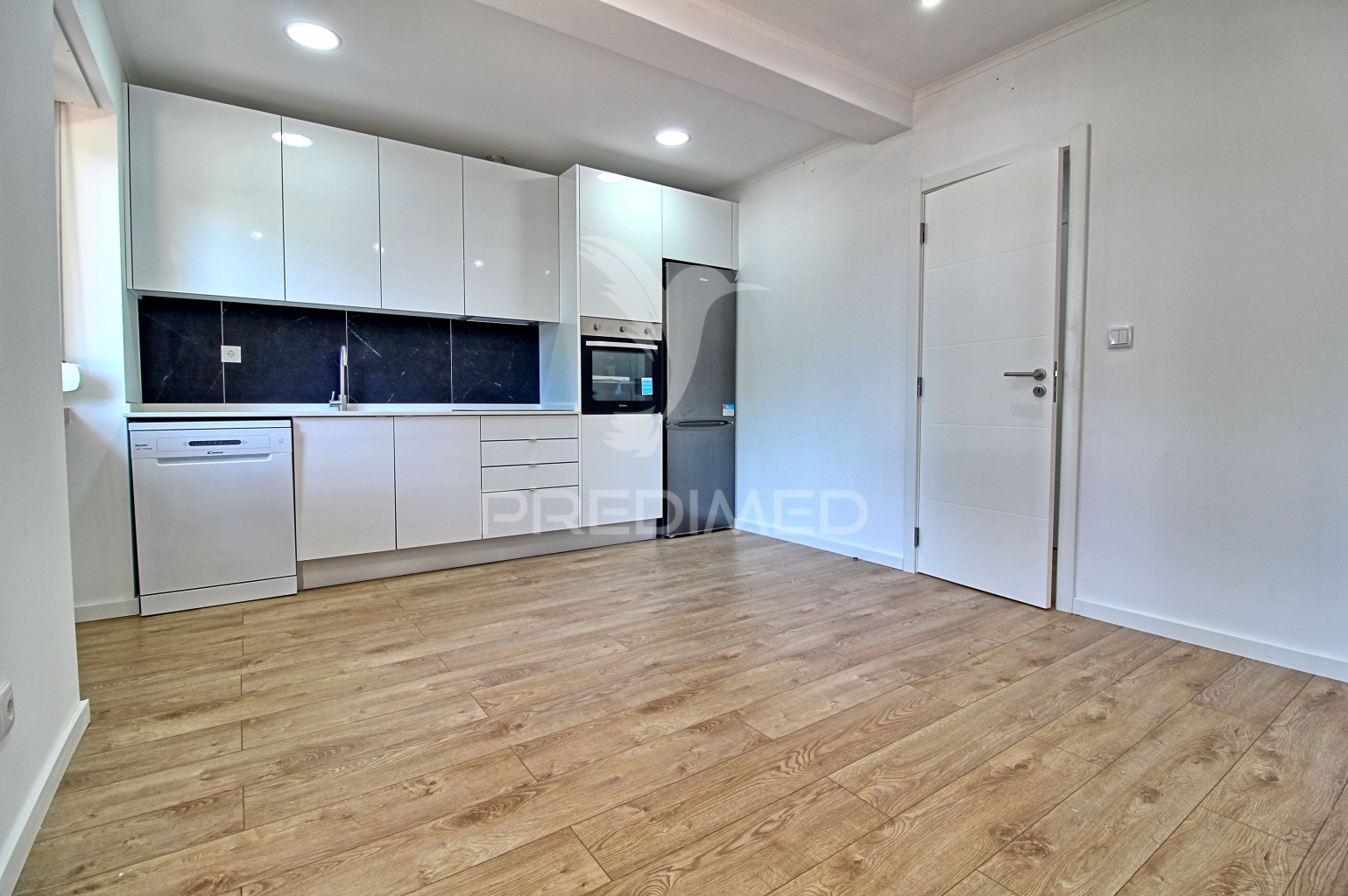 Apartamento T2 + 1