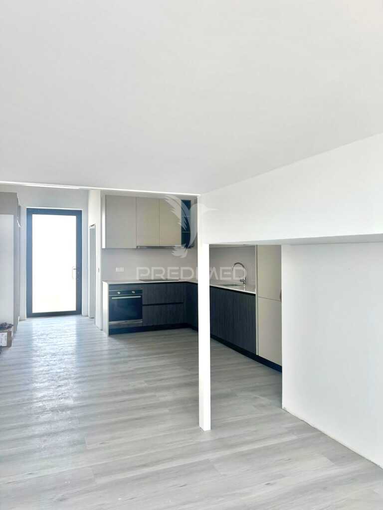 Apartamento T0 + 1
