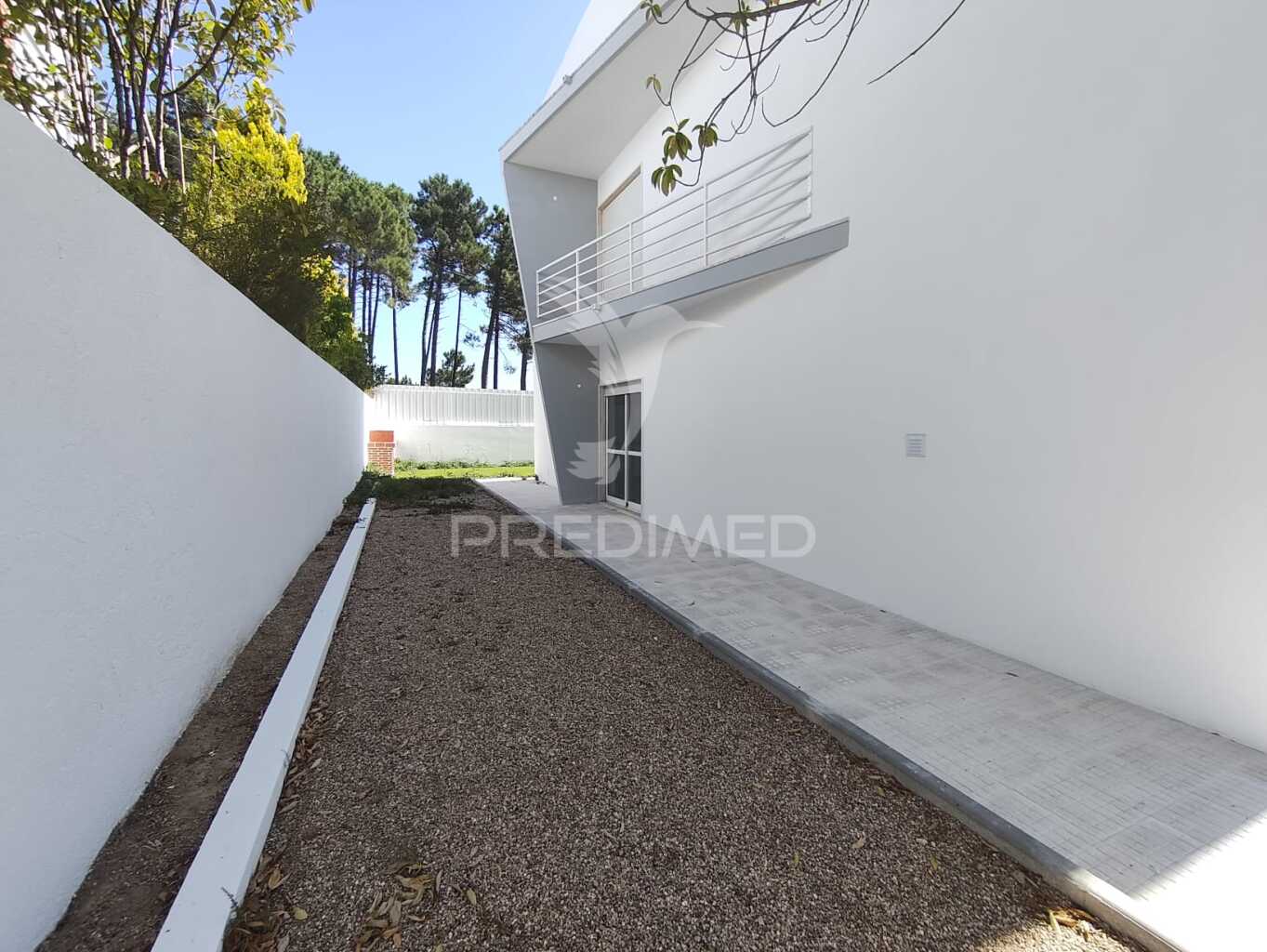 Moradia Geminada T4