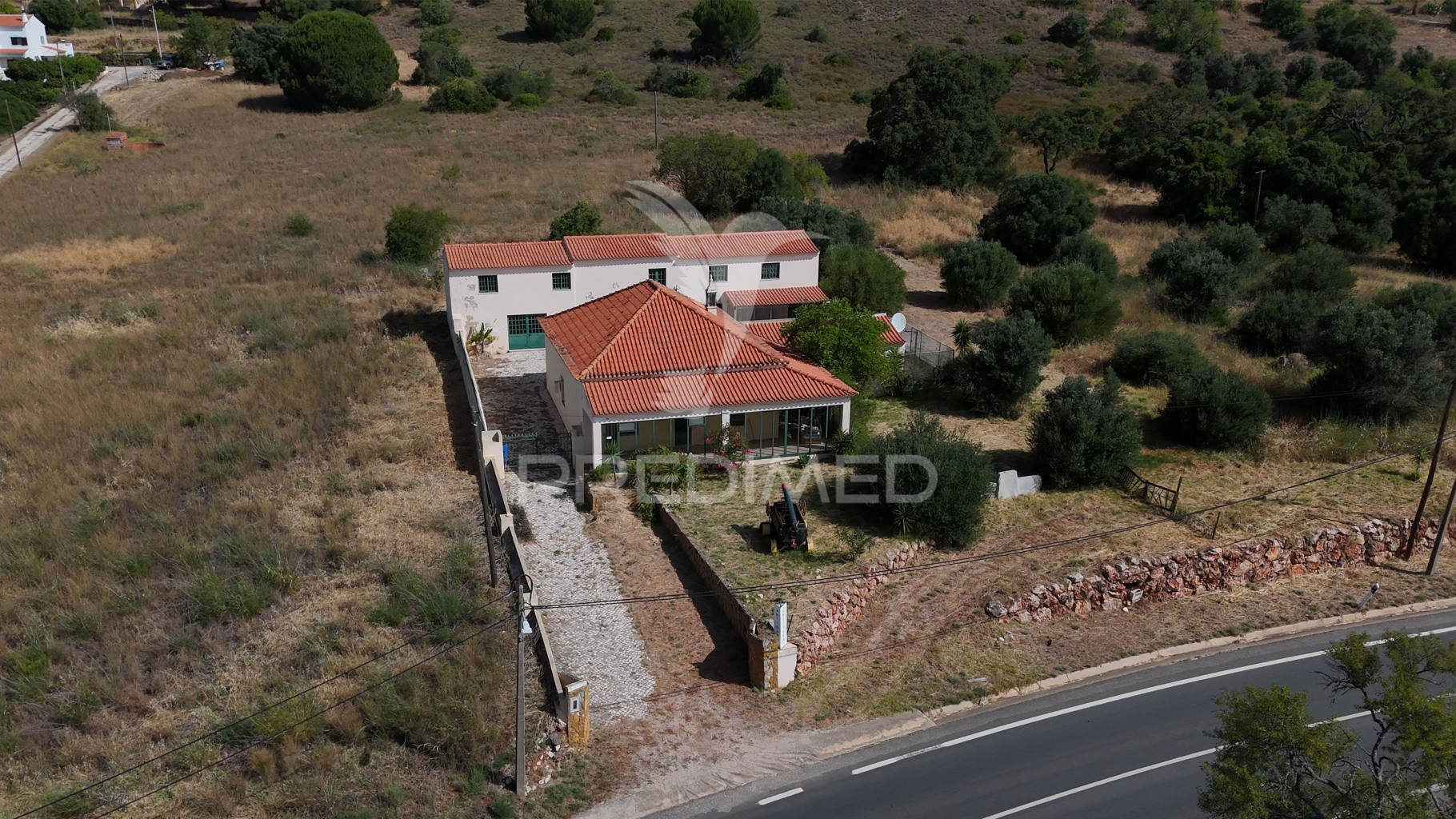 Casa com Espaço Comercial T3