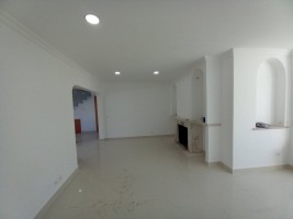 cmhups36ihwxrtsje5p52.jpg