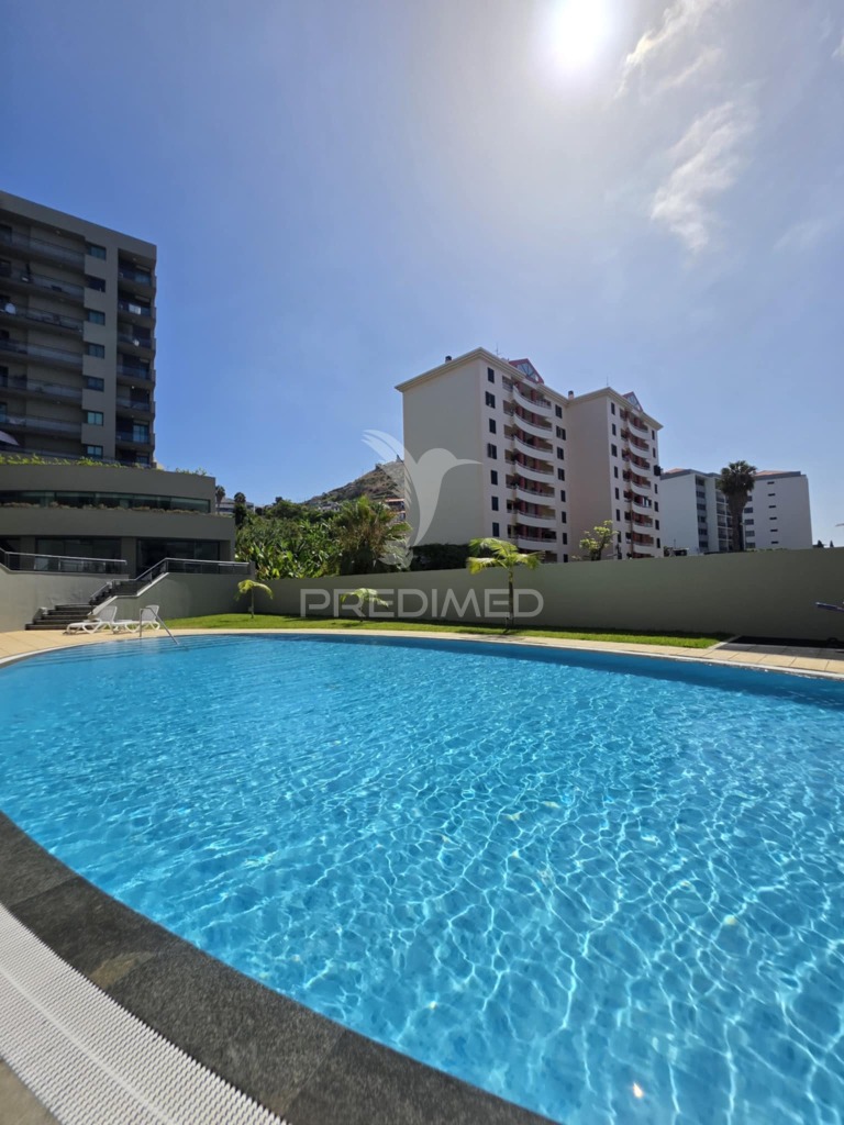 Apartamento T3 + 4