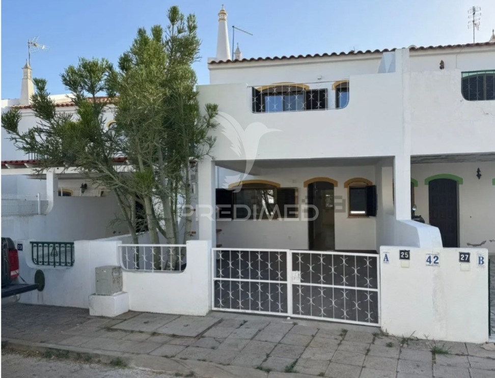 Casa Geminada T3 + 3