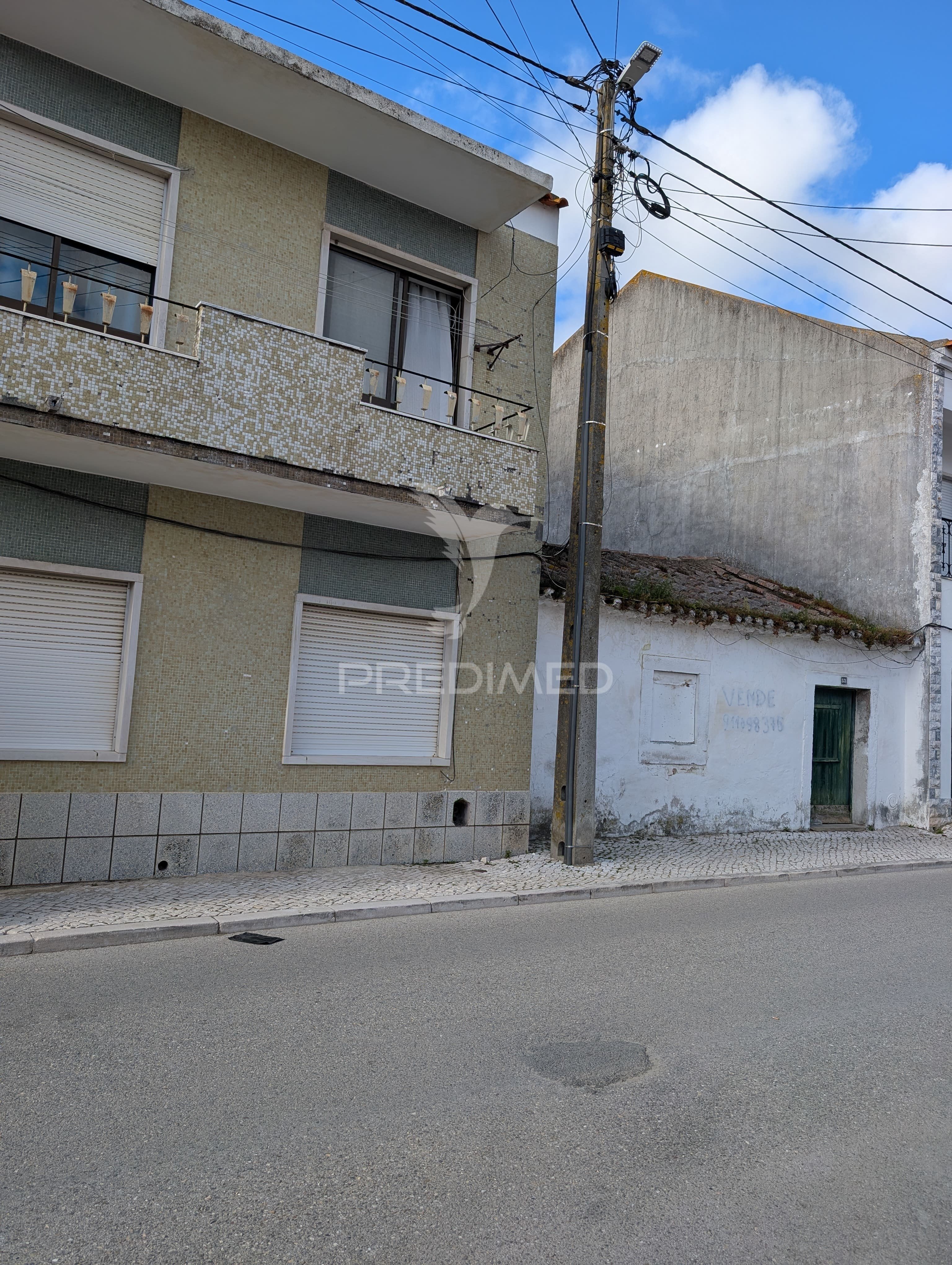 Moradia Bi-Familiar T8