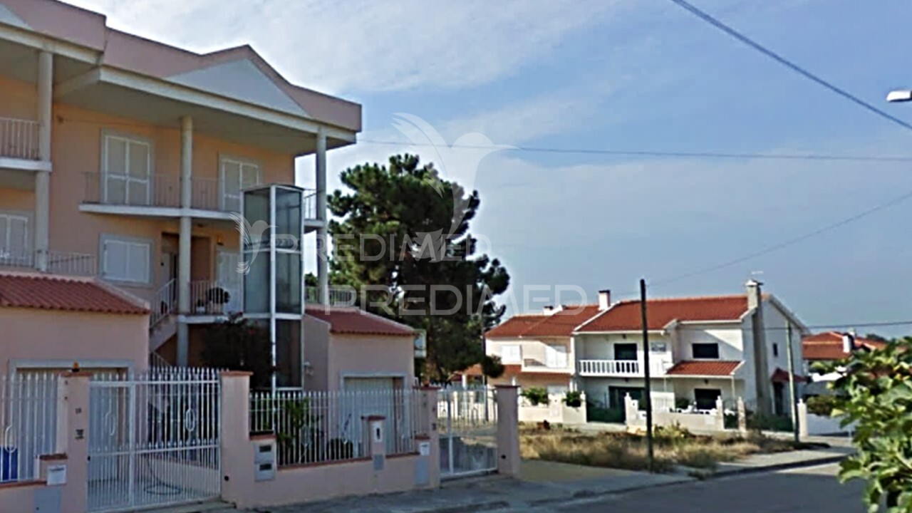 Moradia Geminada T5
