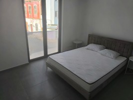 vav8e7eyszoniq54n6cf.jpg