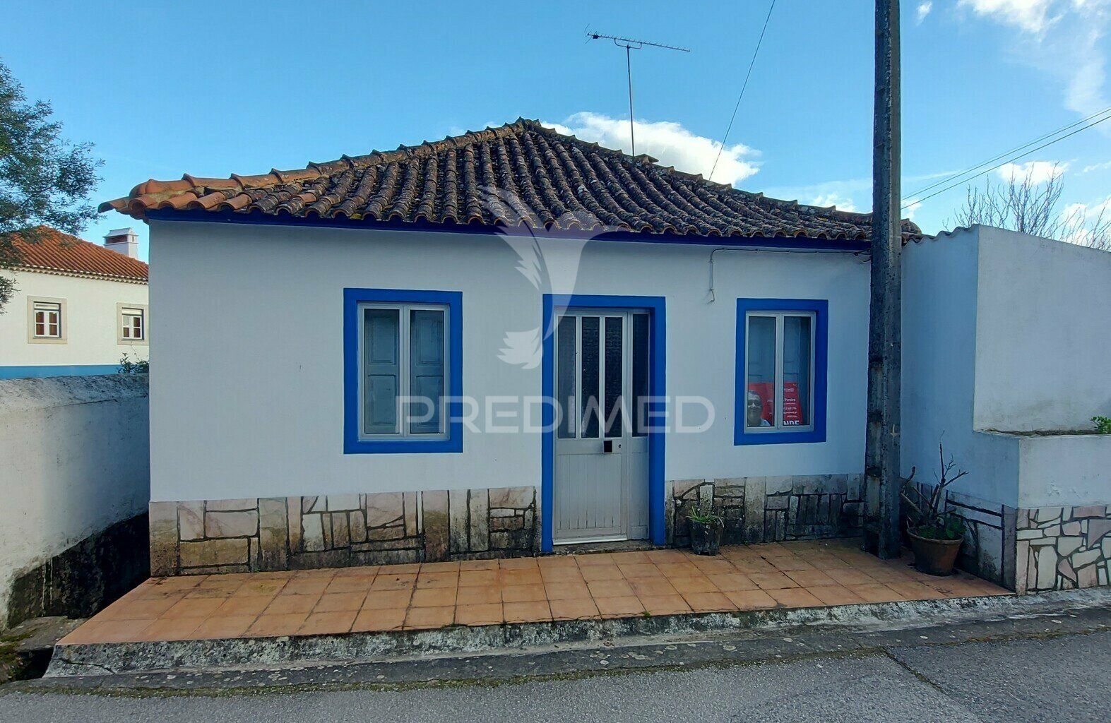 Moradia T1 + 2