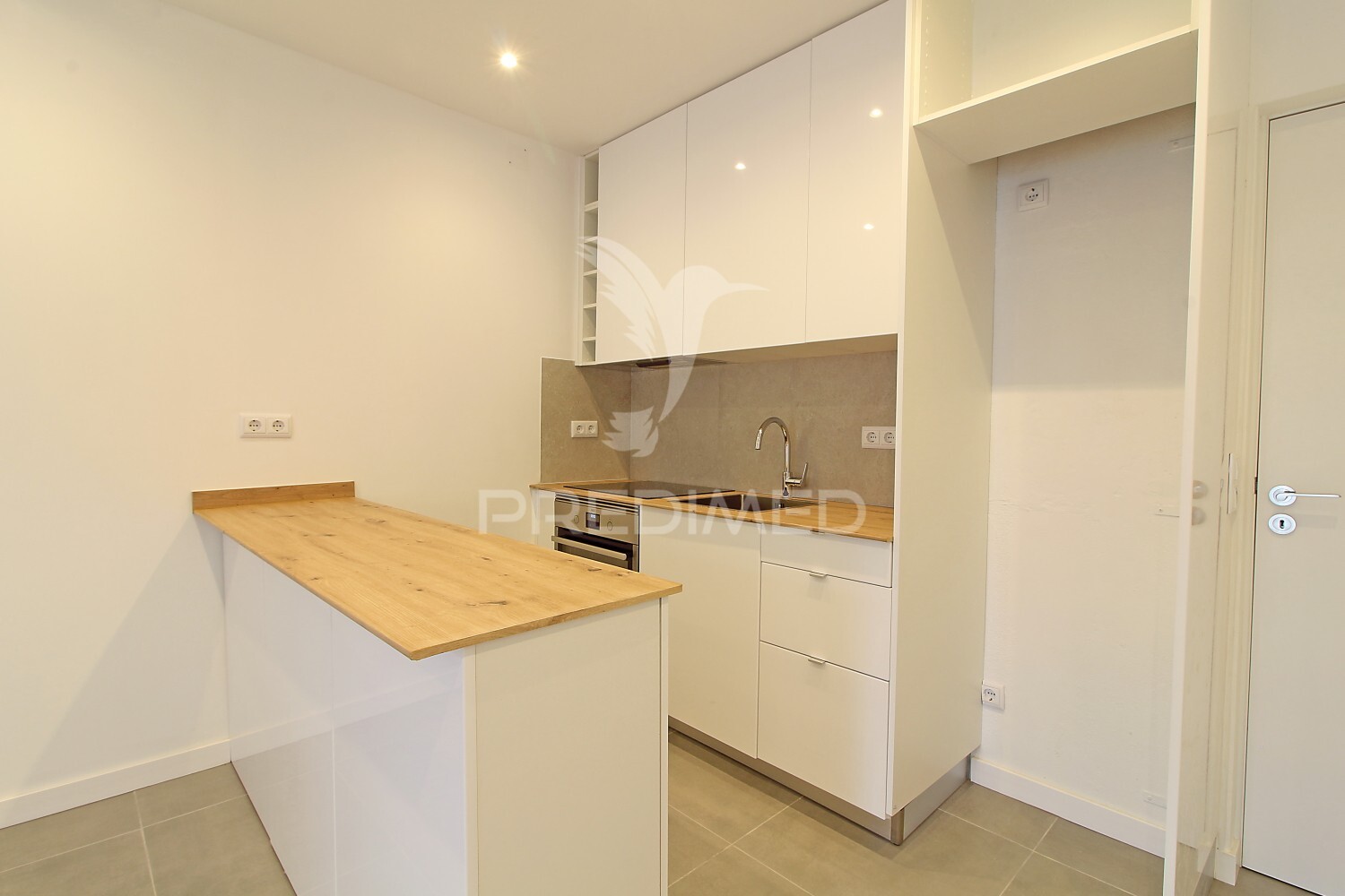 Apartamento T0 + 1