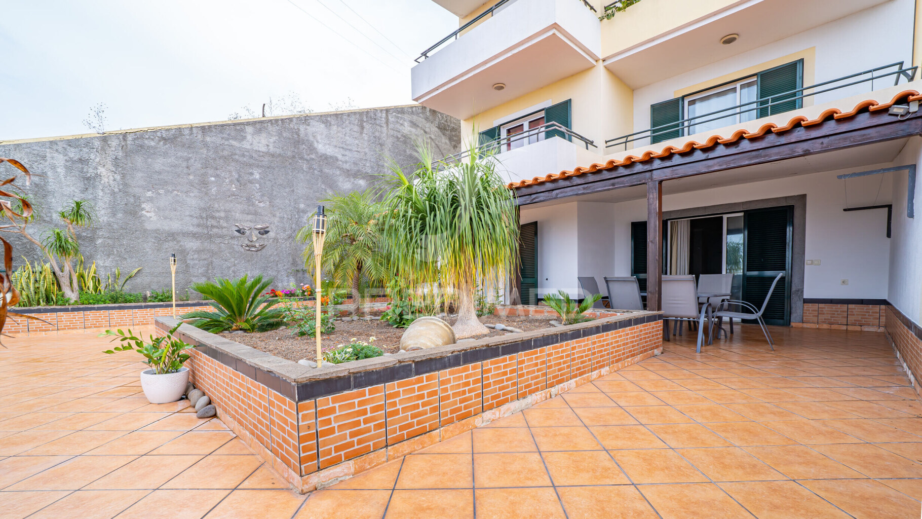 Apartamento T2 + 2
