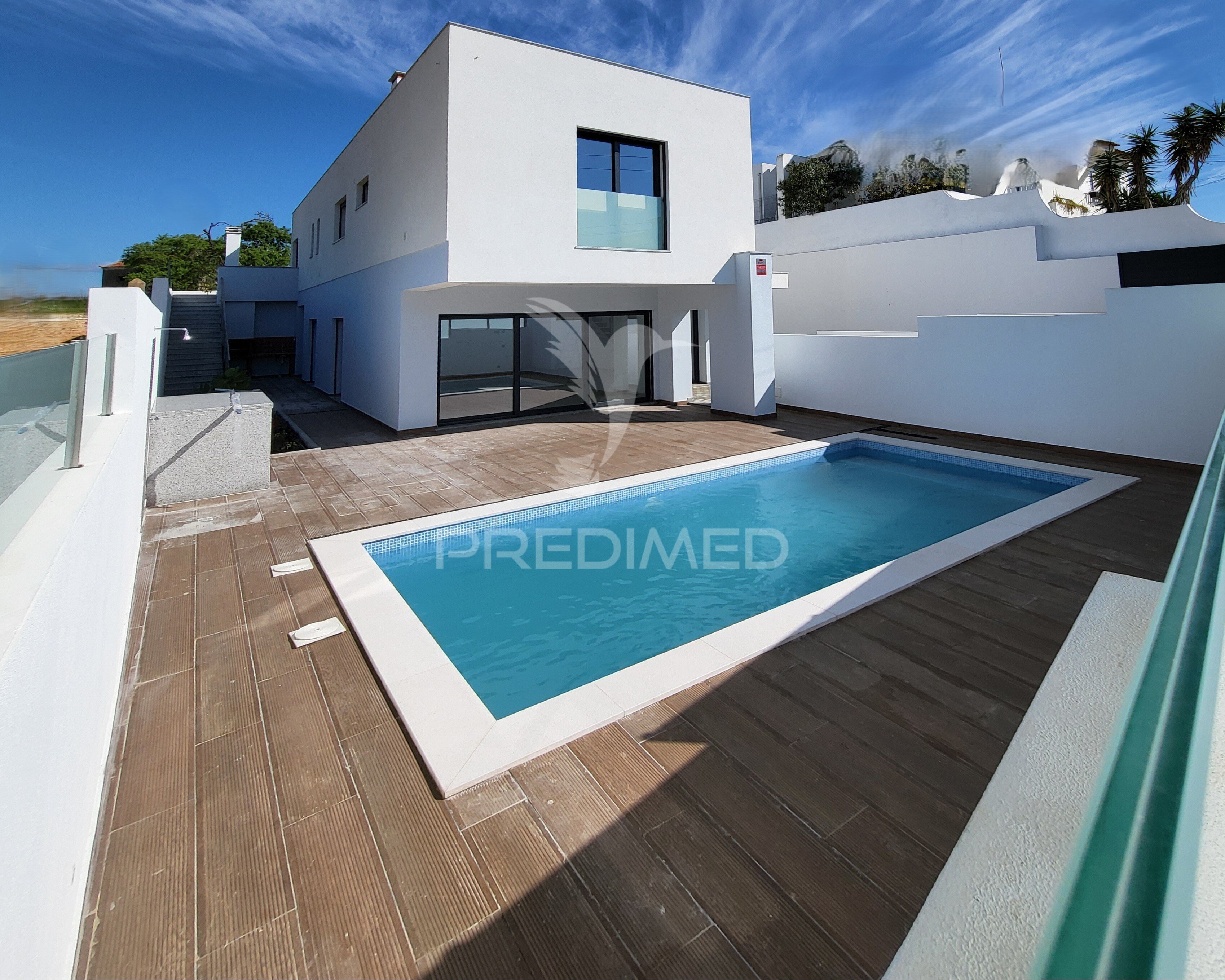 Vivenda de Primeiro Andar T4 + 4