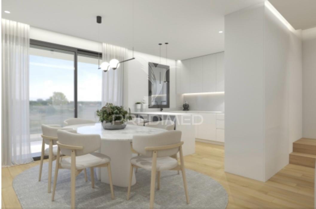 Apartamento T2 + 2