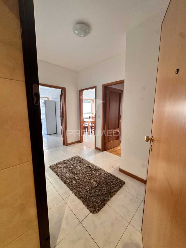 Apartamento T1 + 1