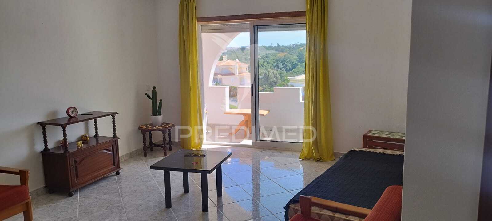 Apartamento T1 + 2